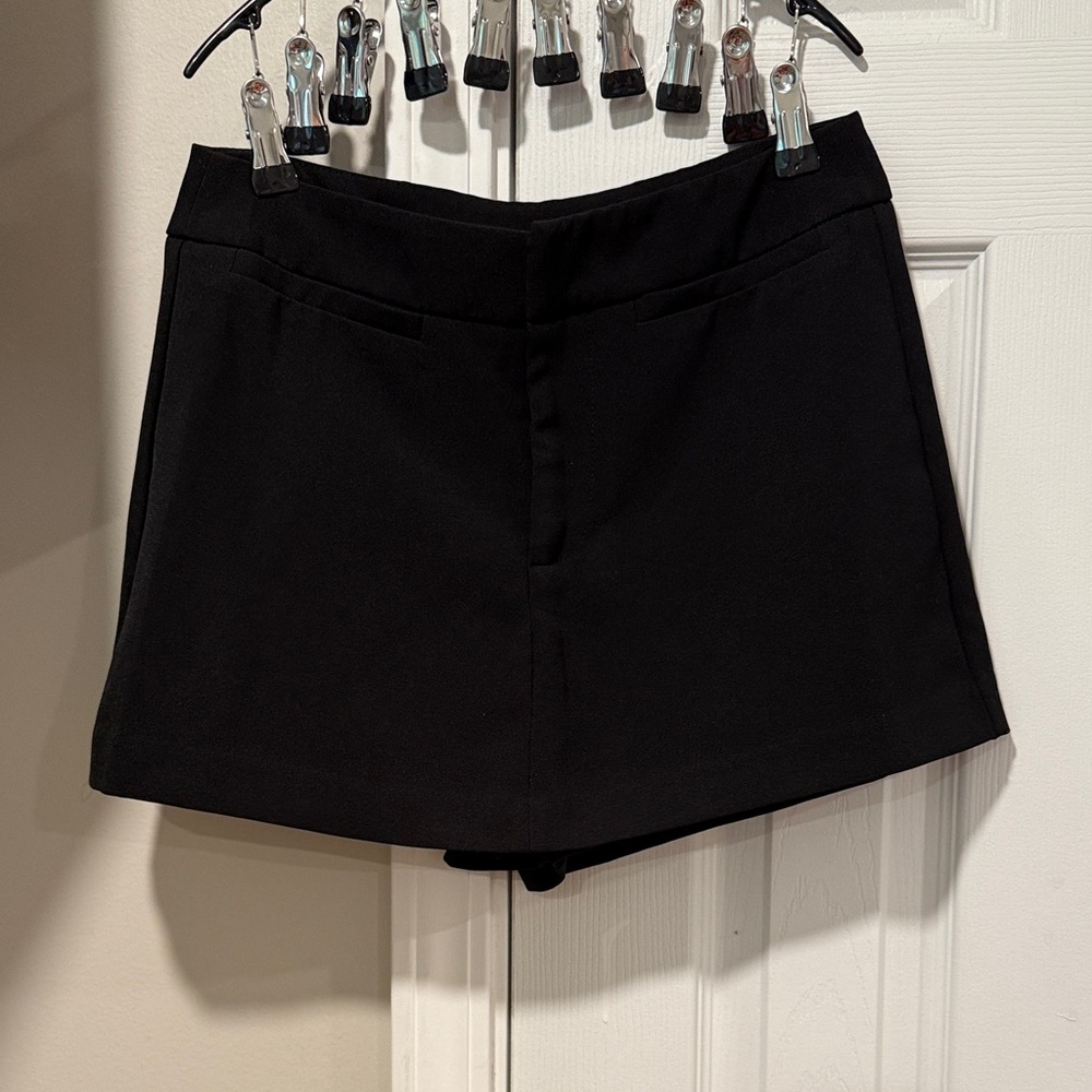 Glam Black Women's Skorts